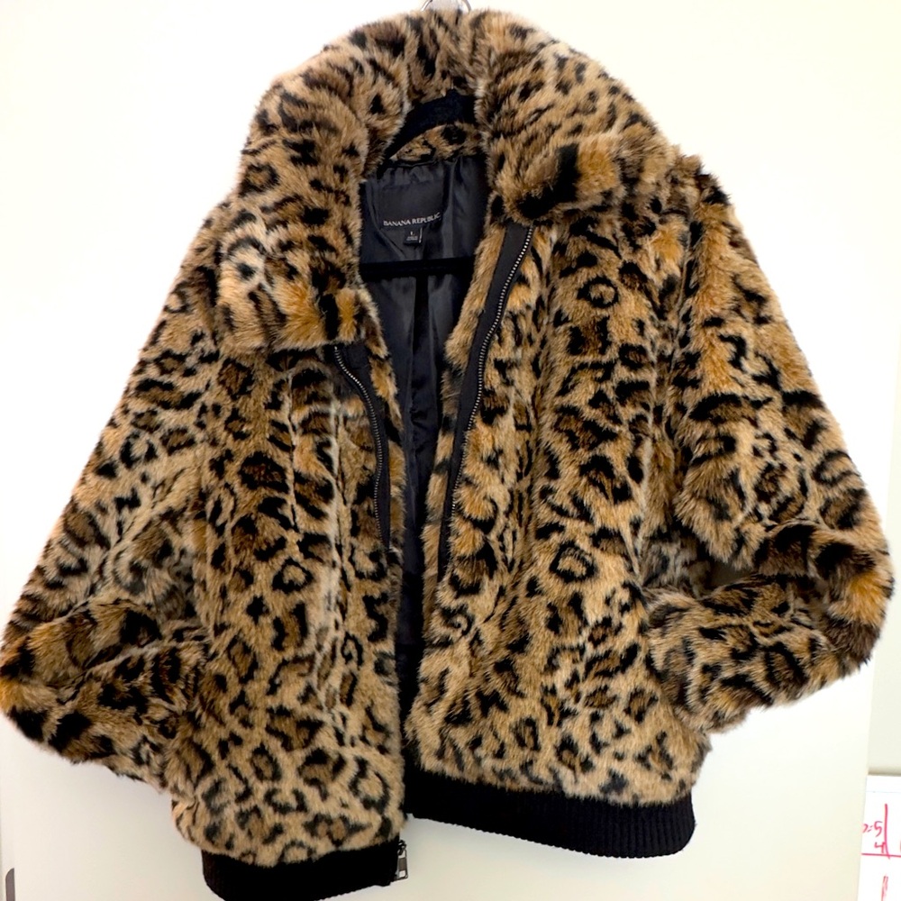 Banana Republic Leopard Print Jacket. Size Large